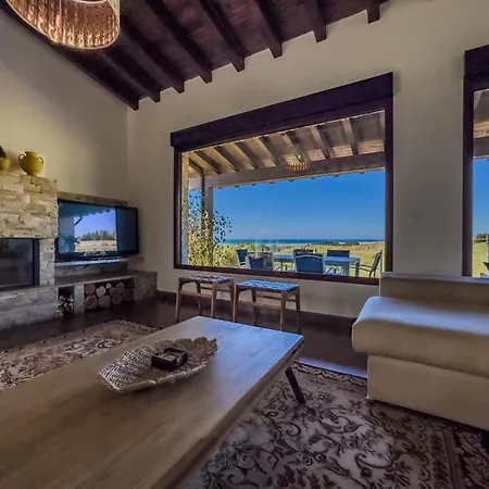 Villa La Carrera, Moderna Con Piscina Privada En Cantabria Mogro