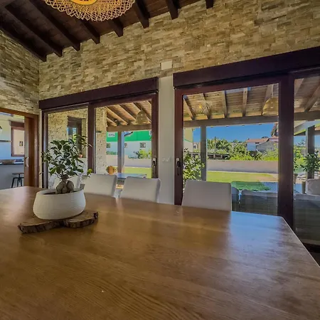 La Carrera, Moderna Con Piscina Privada En Cantabria Villa
