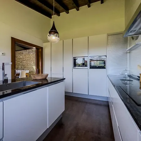 Villa La Carrera, Moderna Con Piscina Privada En Cantabria *