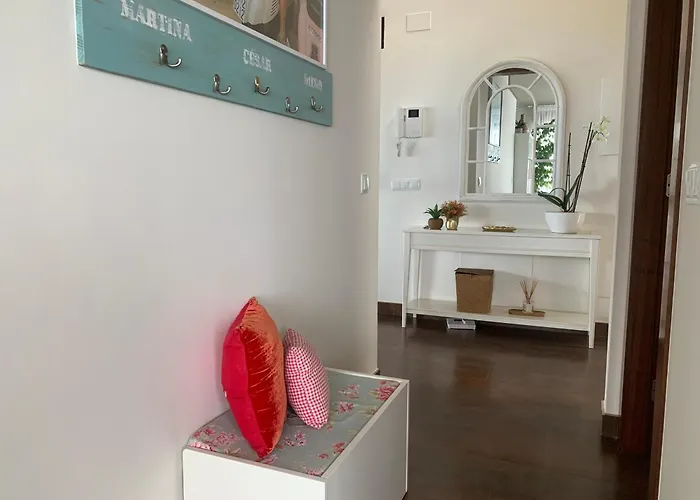 Villa La Carrera, Moderna Con Piscina Privada En Cantabria