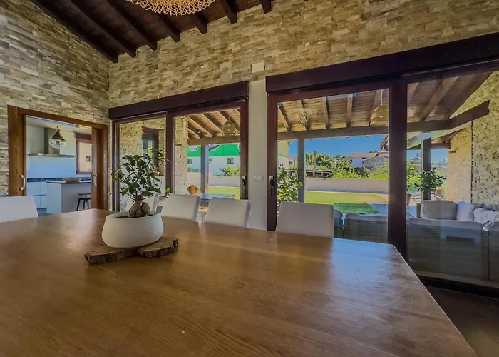 La Carrera, Moderna Con Piscina Privada En Cantabria Villa