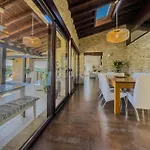 Villa La Carrera, Moderna Con Piscina Privada En Cantabria *