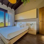 Villa La Carrera, Moderna Con Piscina Privada En Cantabria *