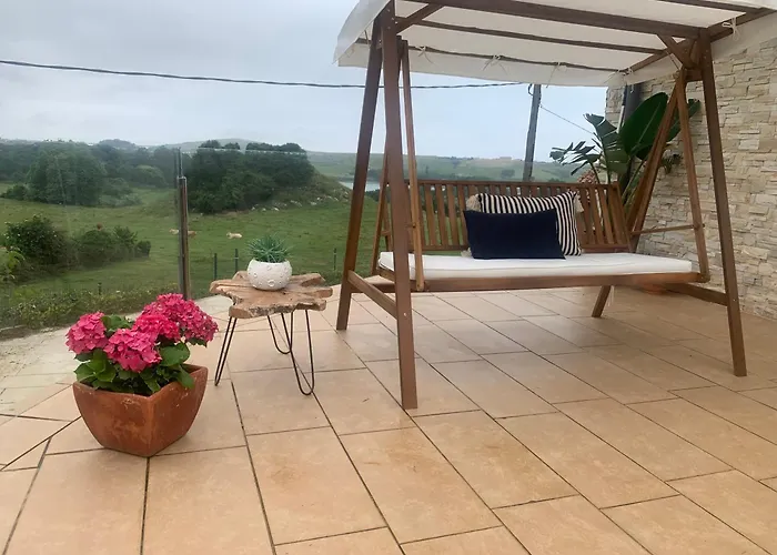 Villa La Carrera, Moderna Con Piscina Privada En Cantabria